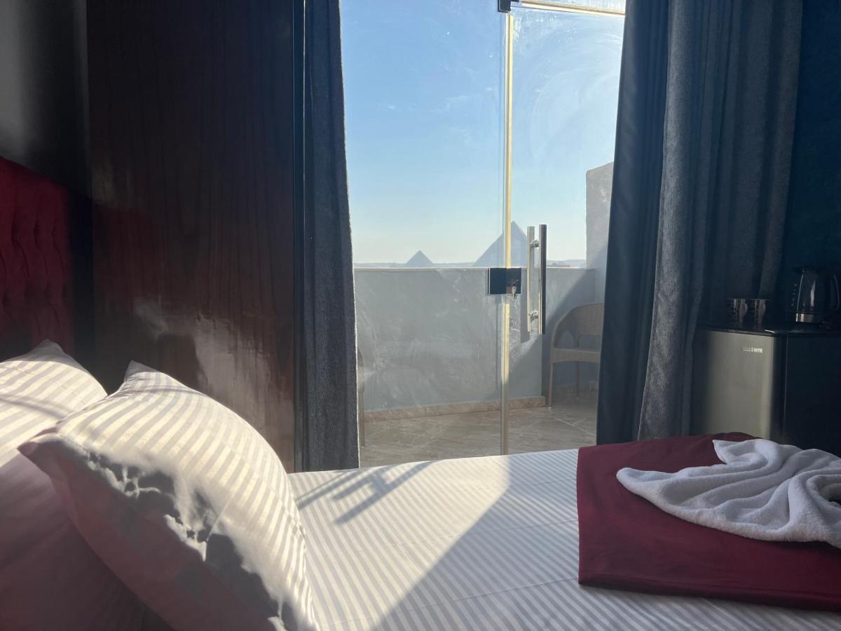 Hostel Stone Pyramids View